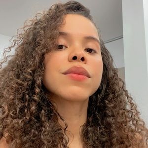 Meet your Posher, Noelia